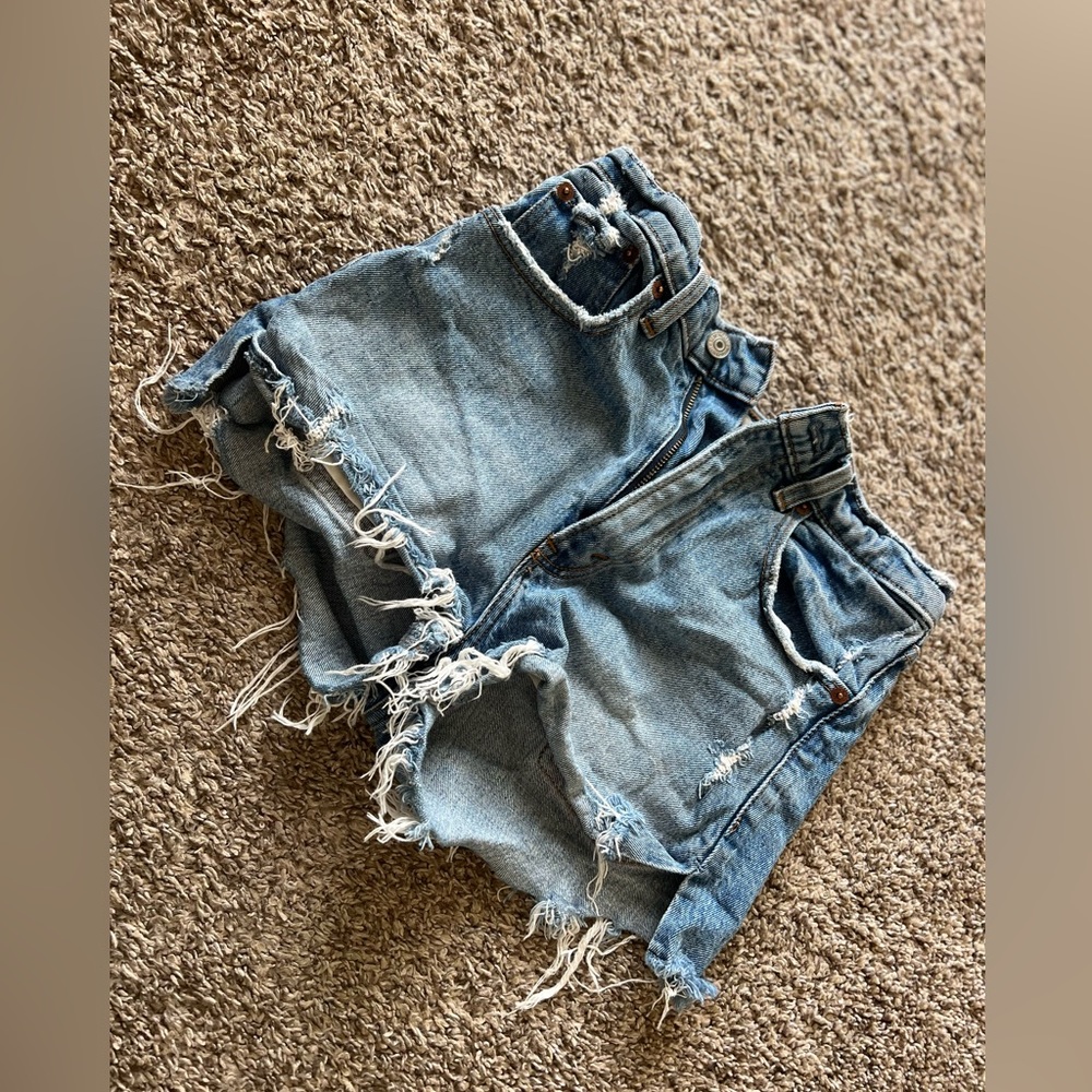 Abercrombie & Fitch - High Rise Mom Short - Size 26